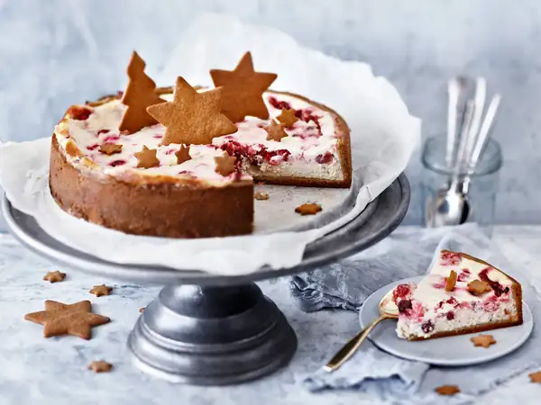 Cranberry layer cake