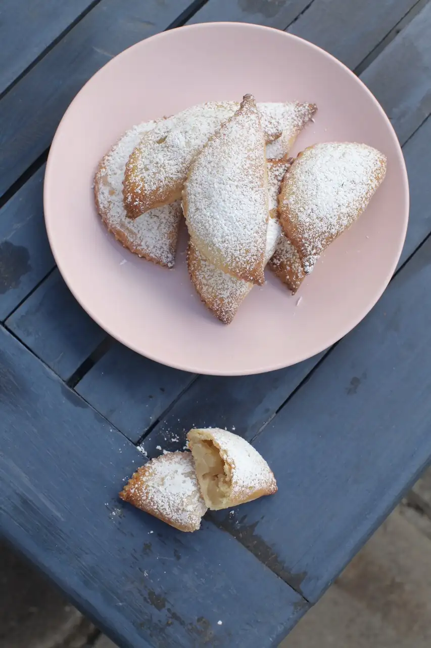 Apple empanadas
