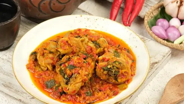Recipe for Spicy Nampol Rica-Rica Chicken with Basil, a Manado Specialty