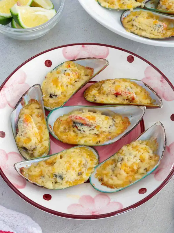Baked Tahong with Sweet Chili-Mayo Topping