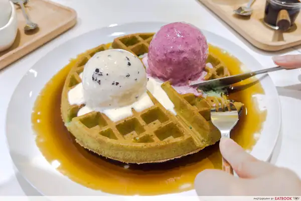 Guía de cafeterías en Tampines: Los 15 mejores lugares para disfrutar de un brunch durante todo el día, waffles a altas horas de la noche y mucho más.