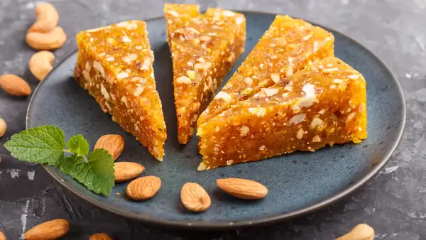 Turkish çazeriye with caramelized melon and nuts
