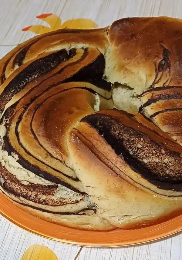 Wholemeal flour crown with water-based cocoa cream