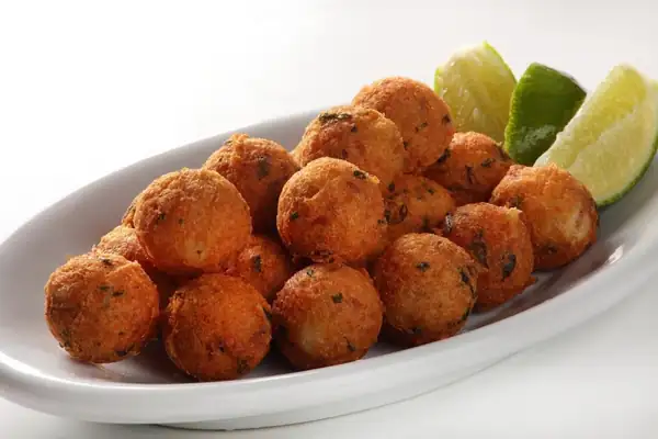 bola de bacalao frita