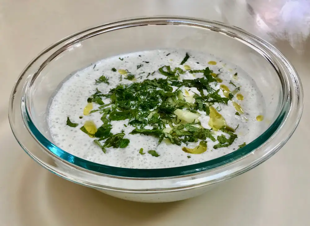 Jajuk: Una sopa fría de yogur y pepino