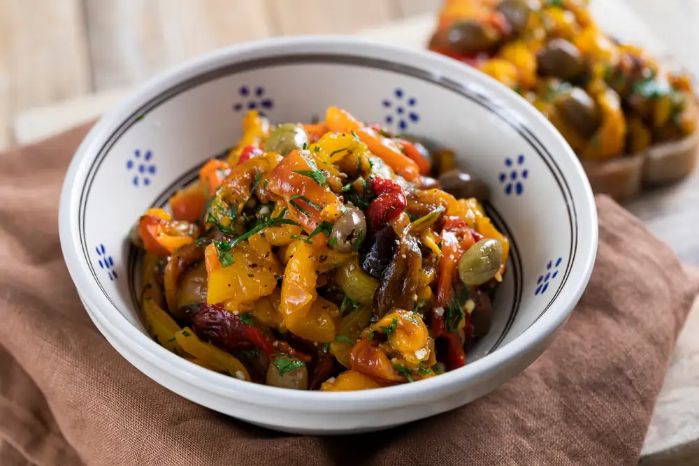 ¿Pimientos crudos o cocidos? Descubre 5 recetas para sacarles el máximo partido