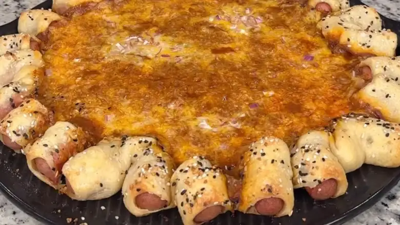 The Fusion Dip That Brings Hot Dogs And Pizza Together In The Best Way
