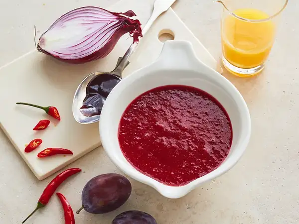 Salsa de chile ciruela dulce y picante