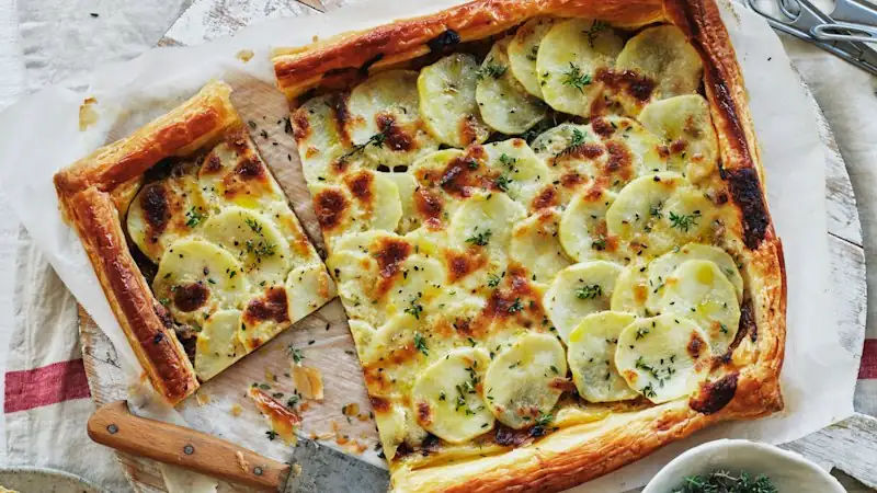 Potato, onion and gruyere tart