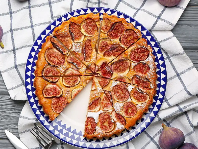 Simple fig tart