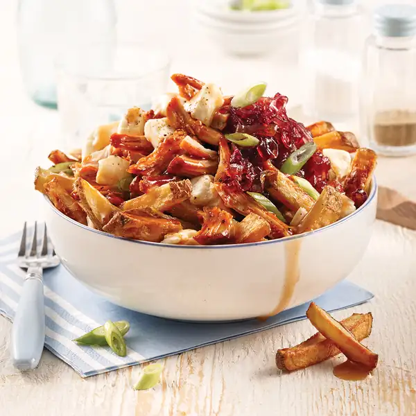 Poutine de cerdo desmenuzado