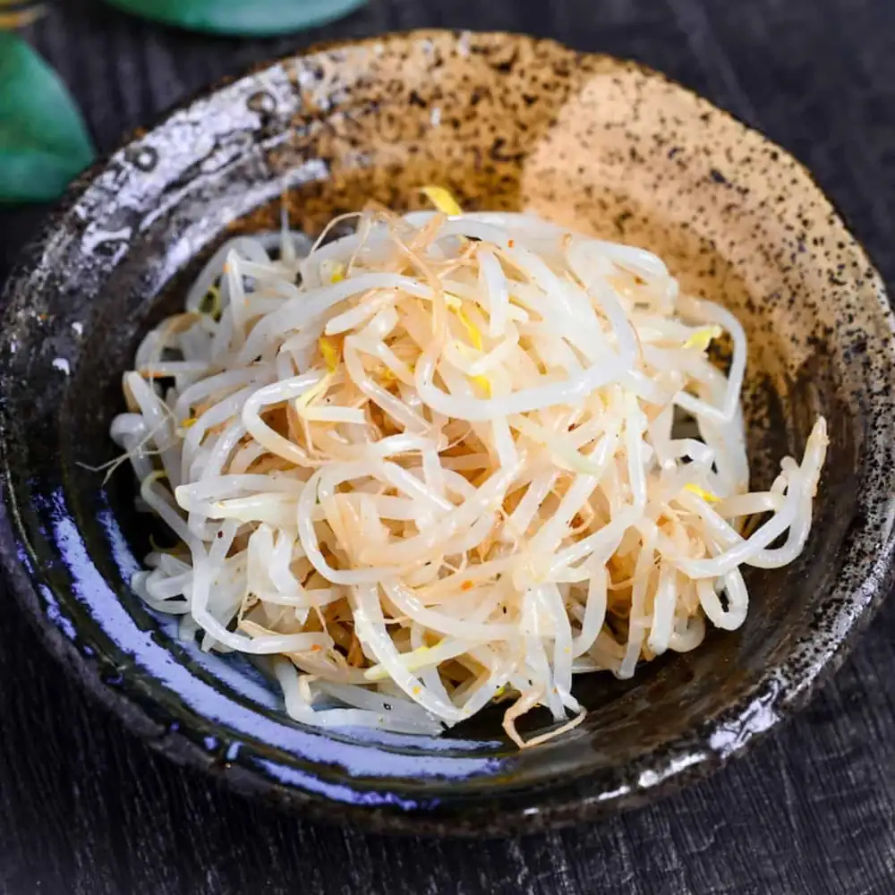 Spicy Seasoned Bean Sprouts for Ramen