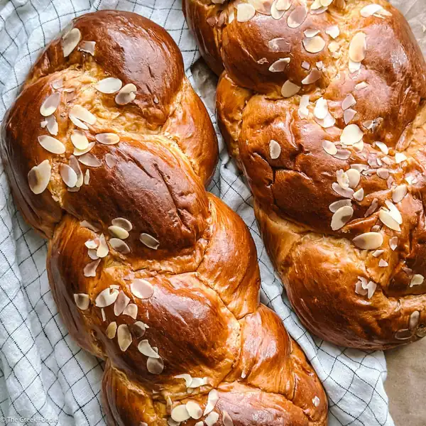 Pan Tsoureki: el brioche griego