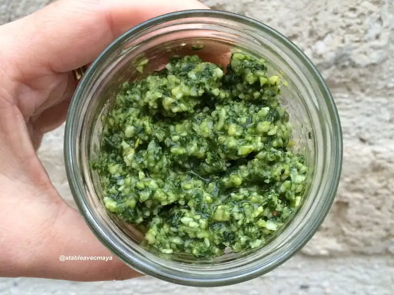 Homemade basil pesto: the best recipe