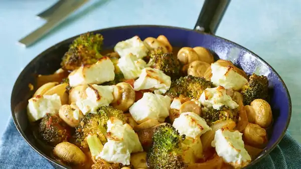 Mushroom and broccoli stir-fry
