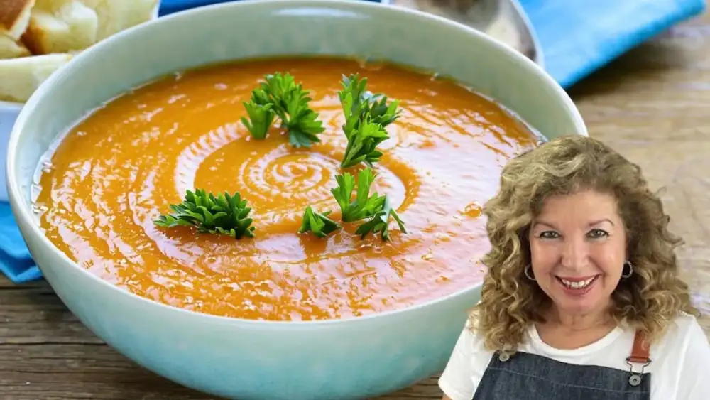 Carmen Butrón, cocinera: «Para que la crema de verduras quede más sabrosa y cremosa, sofríe las verduras antes de hervirlas y utiliza caldo casero.»