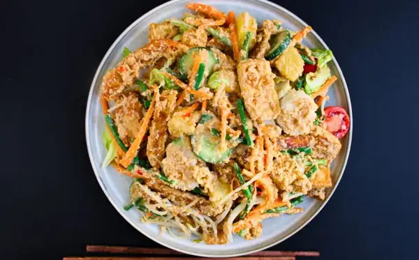 Gado-Gado (Mixed Salad With Peanut Sauce)
