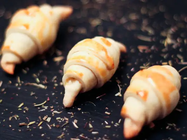 Mini croissants de salmón