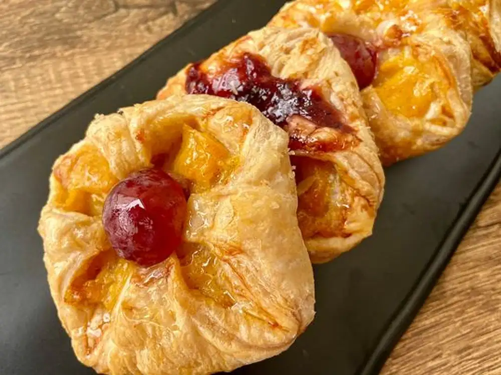 Receta casera de pastel danés con crema pastelera