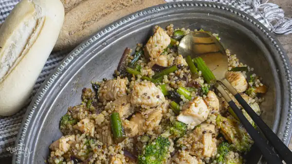 Quinoa with vegetables and chicken