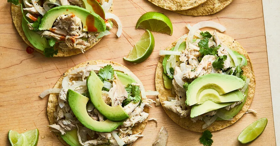 Receta de Tostadas de Pollo Asado • 5★ • 20 min