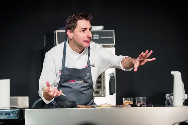 Young people and gastronomy at Madrid Fusion Dreams: Jordi Roca's apple with five million views
