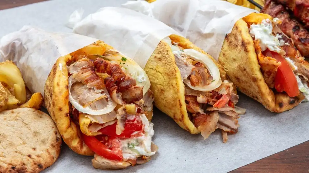 All the kebabs in the world: from döner to shawarma, passing through the Balkans and China