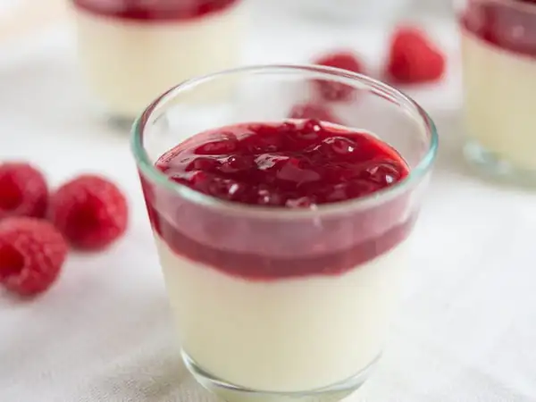 Italian-style panna cotta: the easy recipe
