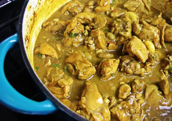Easy Caribbean Curry Chicken with Romano Beans