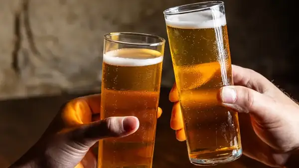 Why You Should Pour Pilsner Beer Into A Stange Glass