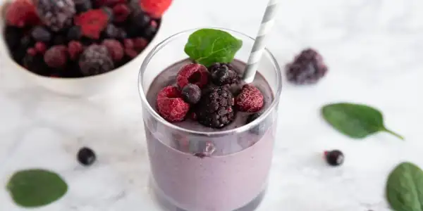 Batido de tres frutos rojos