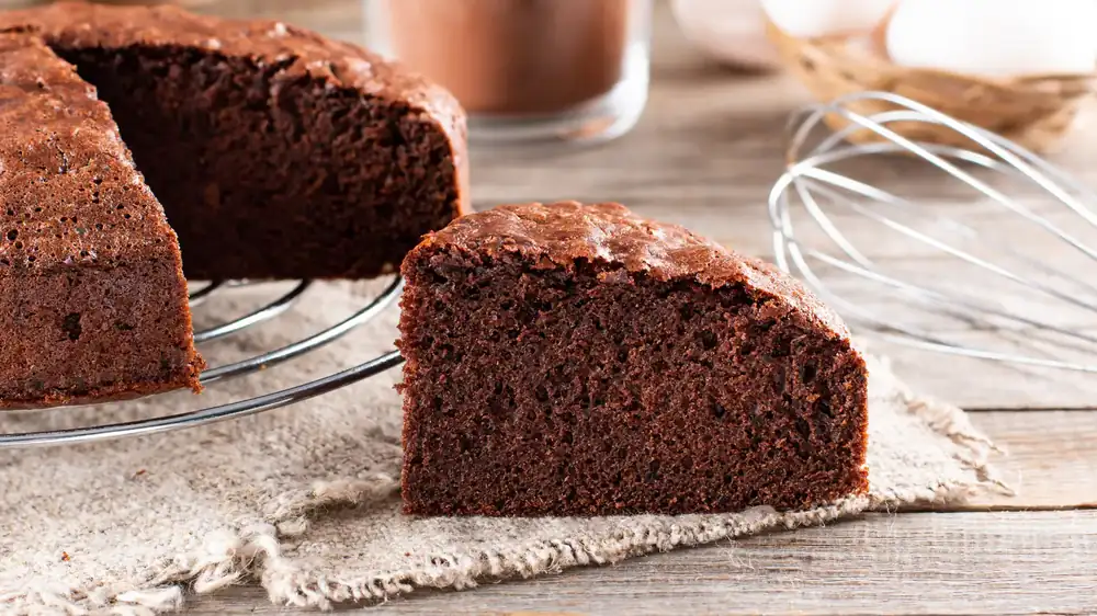 Tu pastel de chocolate quedará mucho más húmedo si reemplazas los huevos y el aceite con este ingrediente totalmente inesperado