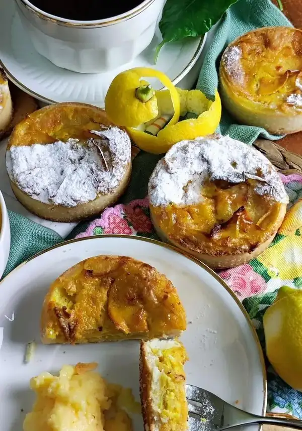 Apple millefeuille tarts with saffron cream