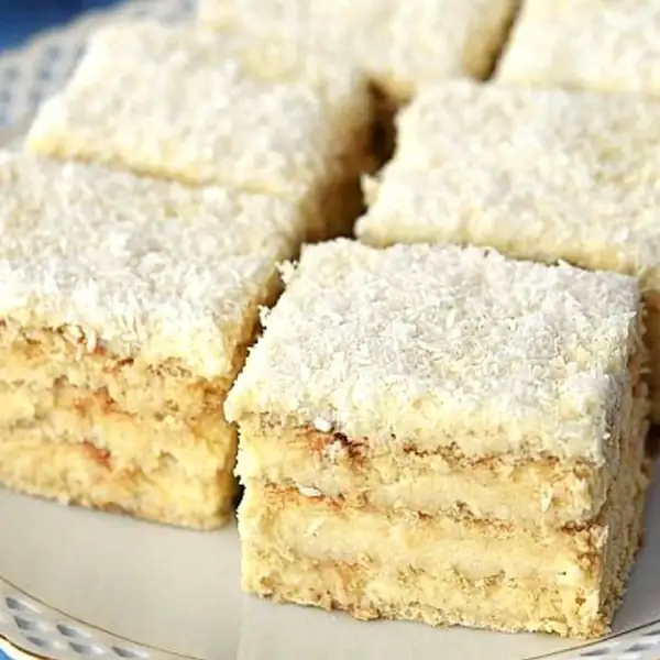 Romanian Lemon Cake (Albă ca Zăpada