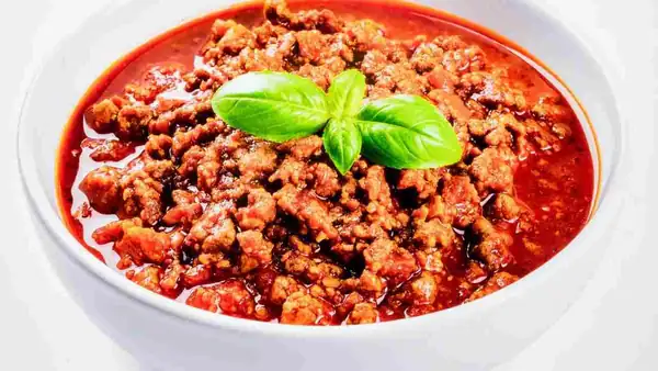 Tofu ragù, the sauce that doesn't require meat (and soy makes it rich)