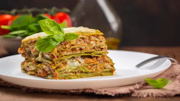 La lasaña verde es una variante que no te puedes perder de un plato clásico