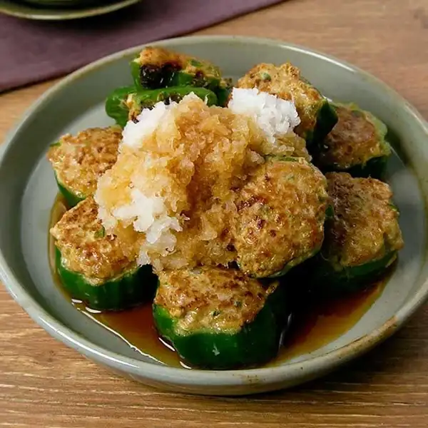 Refreshing and delicious! Recipe video and instructions for stuffed bell peppers with grated daikon radish and ponzu sauce