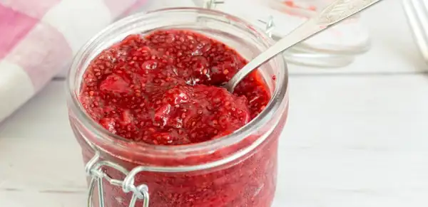 Strawberry jam without sugar and gelatin, ready in a few minutes