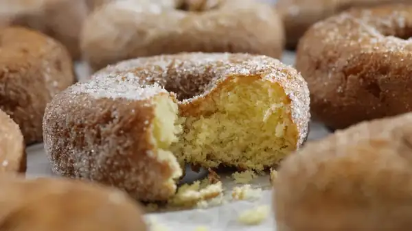 The Easy Way To Bake Doughnuts Without A Doughnut Pan