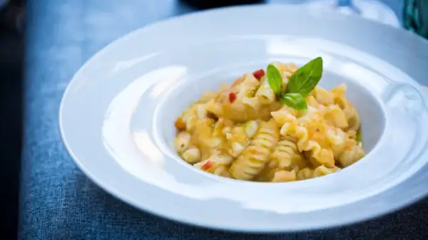 Pasta with potatoes and smoked mozzarella, a recipe from chef Valeri di Filodolio