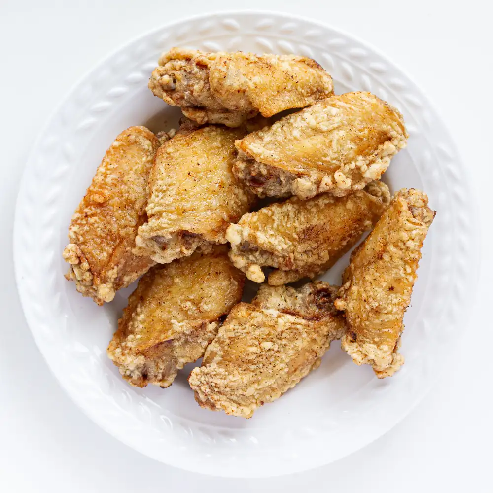 Alitas de pollo fritas vietnamitas con cinco especias (Cánh gà chiên ngũ vị hương)