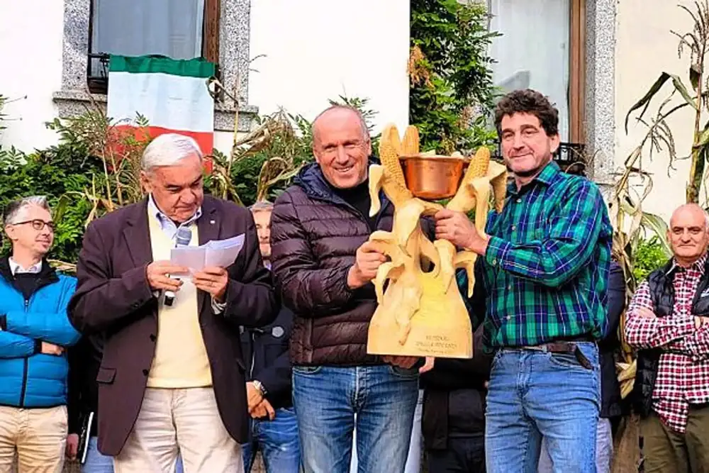 Storo, polenta capital: polenta makers compete against each other and the village fills with flavors