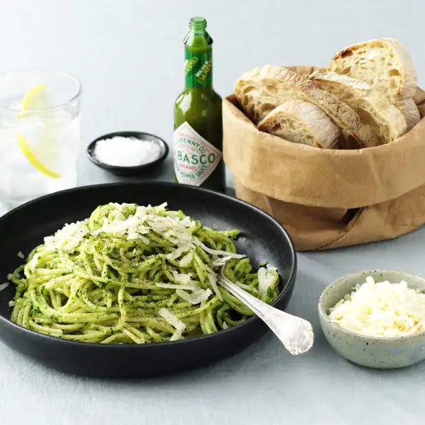 Kale pesto with spaghetti