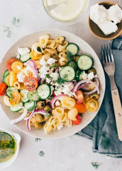 Macaronisalade met feta
