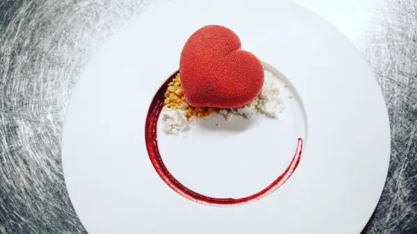 Buffalo Ricotta Semifreddo, una receta del chef Valenti de Isteria