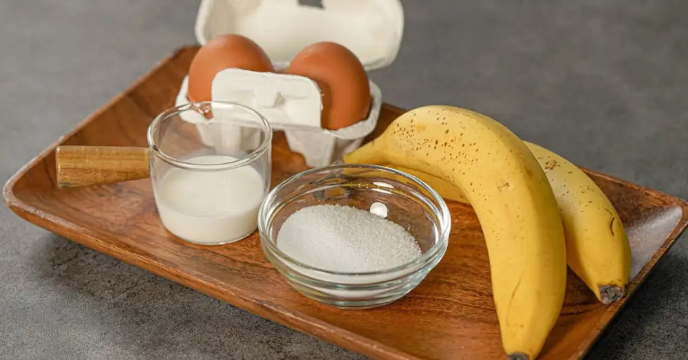 Fluffy banana soufflé cake
