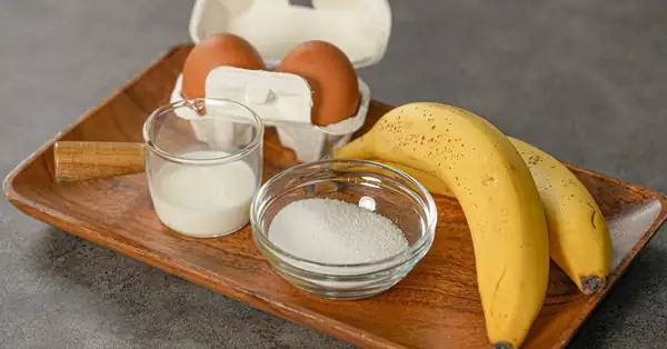 Fluffy banana soufflé cake