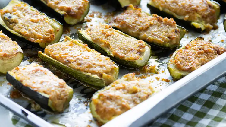 Zucchini stuffed with tuna