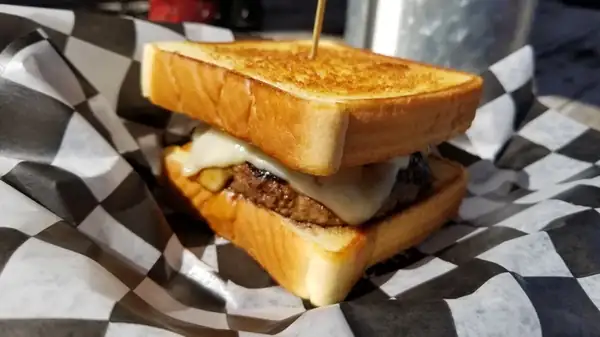 Forget Buns And Give Your Burgers Better Flavor With One Bread Swap