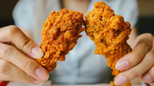 How Long Does Fried Chicken Need To Rest After Cooking?